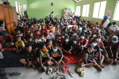 Tinjauan ke Pos Pengungsian Sikka, Kepala BNPB Pastikan Penanganan Berjalan Baik